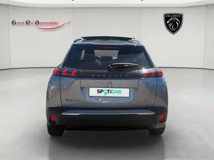 Photo 18 Peugeot 2008  e- 136ch GT Pack