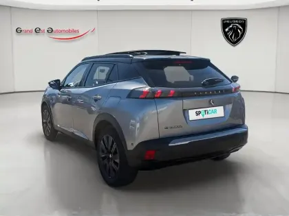Photo 17 Peugeot 2008  e- 136ch GT Pack