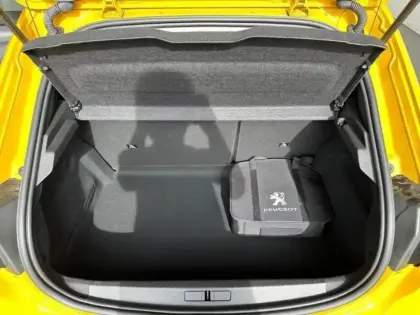 Photo 9 Peugeot 208  e- 136ch Style