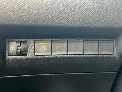 Photo 13 Peugeot 208  e- 136ch Style