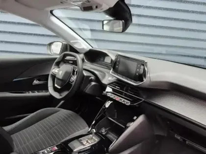 Photo 6 Peugeot 208  e- 136ch Style