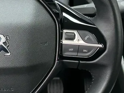 Photo 13 Peugeot 208  1.2 PureTech 100ch S&S Style 118g