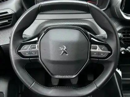 Photo 11 Peugeot 208  1.2 PureTech 100ch S&S Style 118g