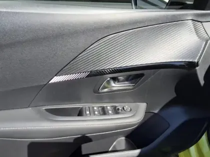 Photo 9 Peugeot 208  1.2 Hybrid 100ch Allure e-DCS6
