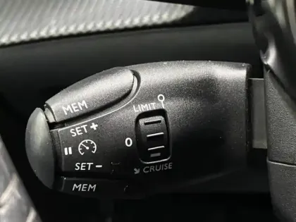 Photo 11 Peugeot 208  e- 136ch Active Pack