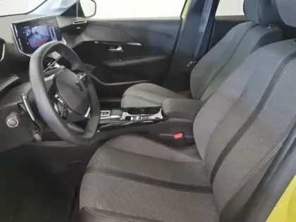 Photo 11 Peugeot 208  1.2 Hybrid 100ch Allure e-DCS6