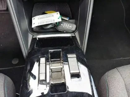 Photo 13 Citroën C4 e- 136 ch Automatique