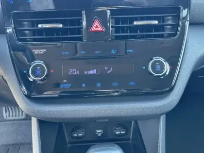 Photo 24 Hyundai Ioniq  Hybrid 141 ch