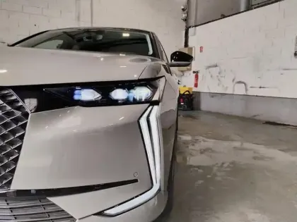 Photo 13 DS DS 4  Hybride E-Tense 225 EAT8 Performance Line+