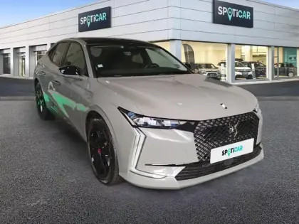 Photo 28 DS DS 4  Hybride E-Tense 225 EAT8 Performance Line+