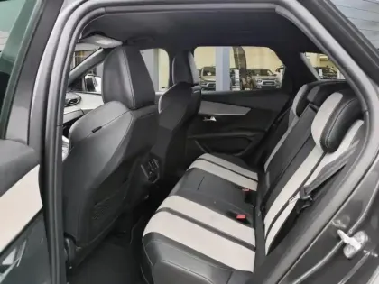 Photo 22 Peugeot 3008  Hybrid 225 e-EAT8 GT