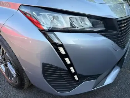 Photo 13 Peugeot 308  PureTech 130ch S&S EAT8 Active Pack