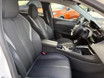 Photo 8 Peugeot 308  BlueHDi 130ch S&S BVM6 Allure Pack