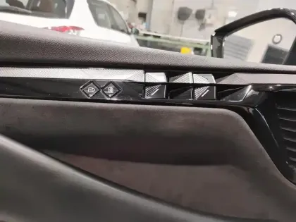Photo 19 DS DS 4  Hybride E-Tense 225 EAT8 Performance Line+