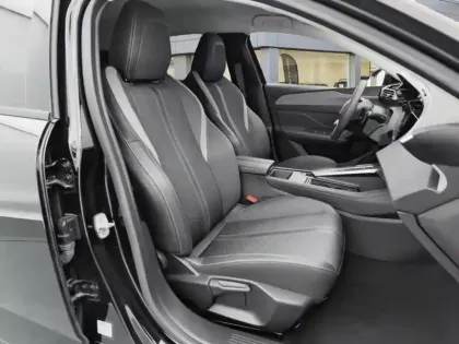 Photo 8 Peugeot 308  PHEV 180 e-EAT8 Allure