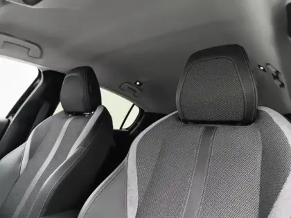 Photo 24 Peugeot 308  PHEV 180 e-EAT8 Allure