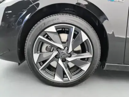 Photo 14 Peugeot 308  PHEV 180 e-EAT8 Allure