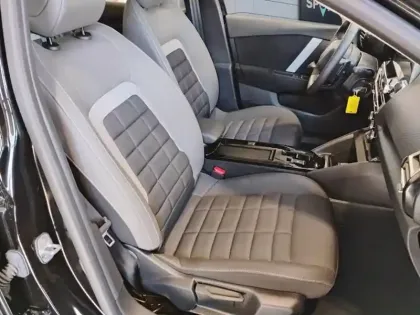 Photo 8 Citroën C4  X Hybride 136 ch e-DCS6 Plus