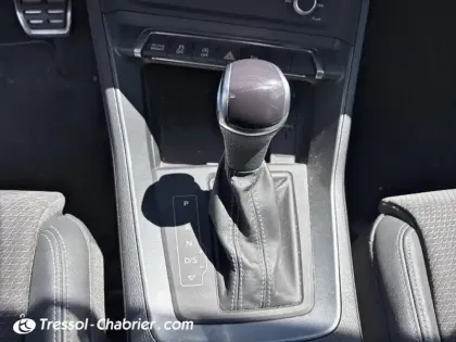 Photo 7 Audi Q3  35 TDI 150 ch S tronic 7 S line