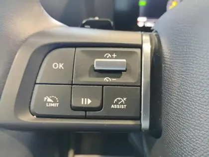 Photo 18 Citroën C4  X Hybride 136 ch e-DCS6 Plus