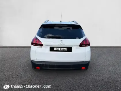 Photo 16 Peugeot 2008  PureTech 82ch S&S BVM5 Signature
