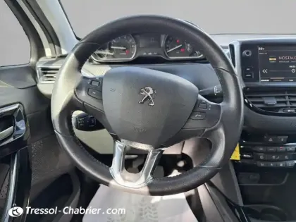 Photo 25 Peugeot 2008  PureTech 82ch S&S BVM5 Signature