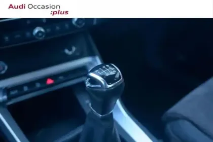 Photo 8 Audi Q3 35 TFSI 150 ch Design Luxe