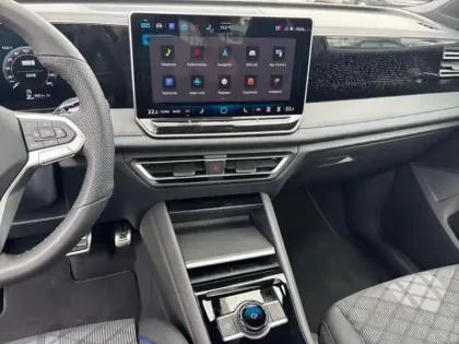 Photo 9 Volkswagen Tiguan NOUVEAU 1.5 ETSI 150CH DSG7 R LIN