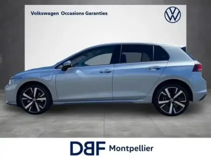 Photo 11 Volkswagen Golf 1.5 eHybrid 204 DSG6 VW Edition