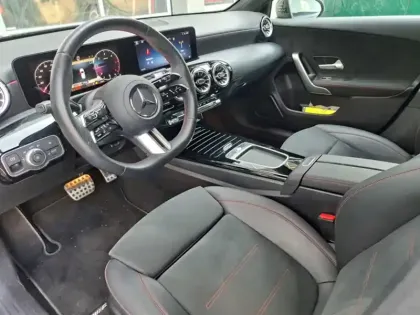 Photo 39 Mercedes Classe A 180 d AMG Line