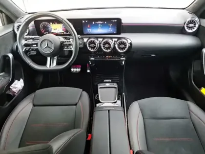 Photo 43 Mercedes Classe A 180 d AMG Line
