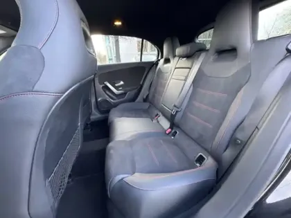 Photo 11 Mercedes Classe A 180 d AMG Line