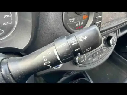 Photo 19 Toyota Yaris 100h Dynamic 5p