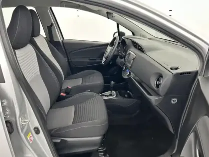 Photo 41 Toyota Yaris 100h Dynamic 5p