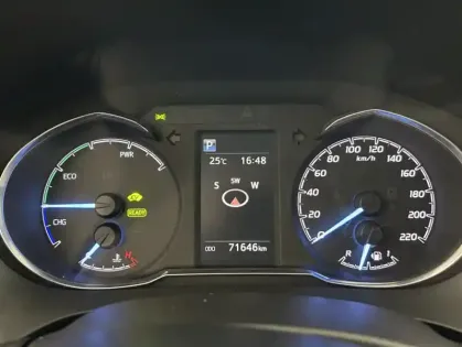 Photo 44 Toyota Yaris 100h Dynamic 5p