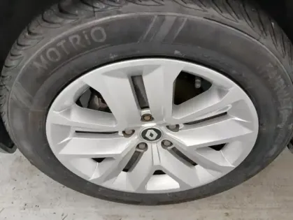 Photo 16 Renault Captur E-Tech 145 - 21 ZEN