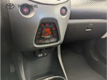 Photo 17 Toyota Aygo x-play 1.0 72 ch BVA5