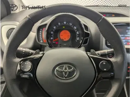 Photo 16 Toyota Aygo x-play 1.0 72 ch BVA5