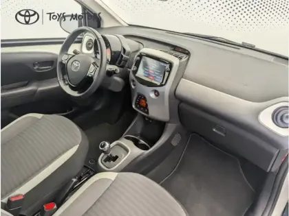 Photo 8 Toyota Aygo x-play 1.0 72 ch BVA5