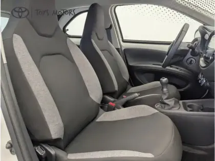 Photo 10 Toyota Aygo 1.0 VVT-i 72 Dynamic
