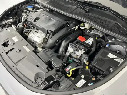 Photo 27 Peugeot 308 PHEV 180ch GT e-EAT8 + Toit ouvrant