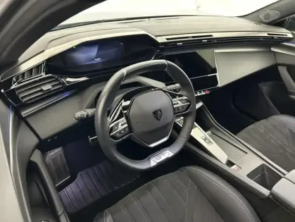 Photo 9 Peugeot 308 PHEV 180ch GT e-EAT8 + Toit ouvrant