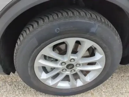 Photo 8 Ford Kuga  2.5 Duratec 180ch Hybrid FlexiFuel Titanium Business Powershift