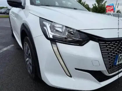 Photo 12 Peugeot 208  e- 136ch Like