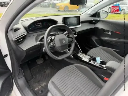 Photo 14 Peugeot 208  e- 136ch Like