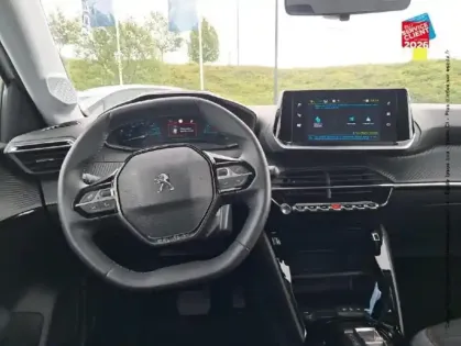 Photo 29 Peugeot 208  e- 136ch Like