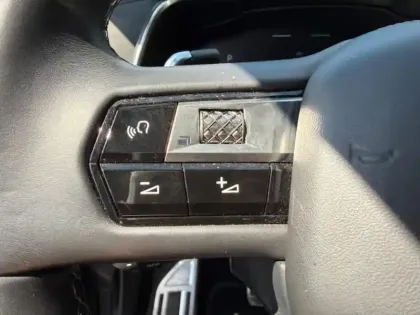 Photo 11 DS DS 7  Crossback E-TENSE 225ch Louvre