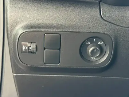 Photo 6 Citroën C3  1.2 PureTech 110ch S&S Shine 124g