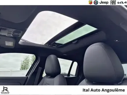 Photo 14 Jeep Avenger  1.2 Turbo T3 110ch MHEV Black Edition BVR6 eHybrid