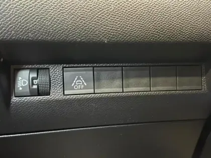 Photo 10 Peugeot 208  e- 136ch Style